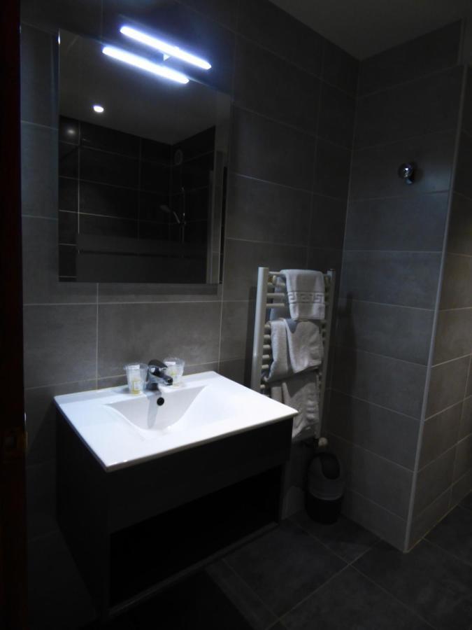 Hotel Restaurant Prunieres オモン・オーブラック エクステリア 写真